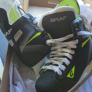 Graf G35 Hockey Skates Size 3 (New)