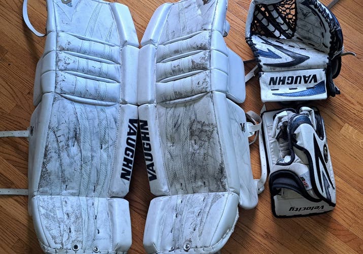 31+2" Vaughn Velocity INT Regular Goalie Full Set (Used)