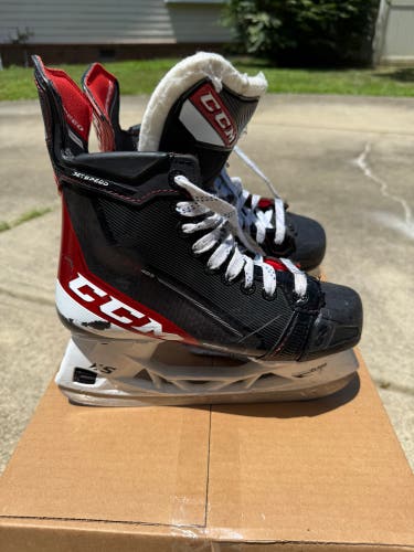 CCM JetSpeed FT485 Hockey Skates Regular Width  Size 4 (Used)