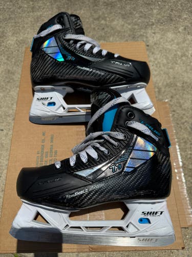 True TF9 Hockey Goalie Skates Regular Width Size 3 (Used)