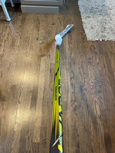 Pro Stock Senior Bauer Hyperlite 2