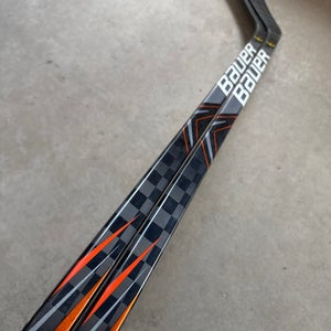 2 PACK P92 95 Flex Senior Bauer Vapor Fly Light Right Hand Hockey Stick Pro Stock NCAA.
