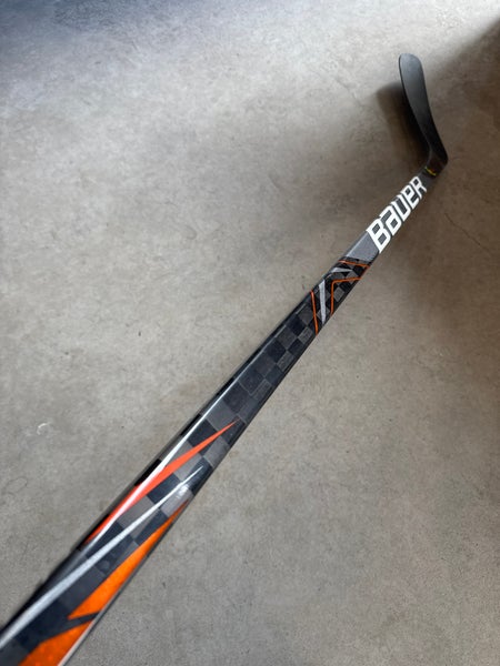 P92 95 Flex Senior Bauer Vapor Fly Light Right Hand Hockey Stick Pro Stock NCAA.