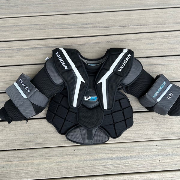 Medium / Large Vaughn Velocity V9 Youth Goalie Chest Protector (Used)