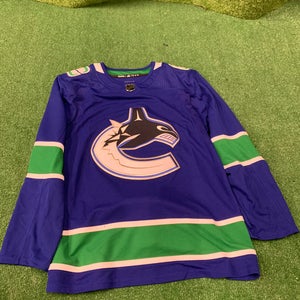 Vancouver Canucks Jersey 52 Adidas (Used)