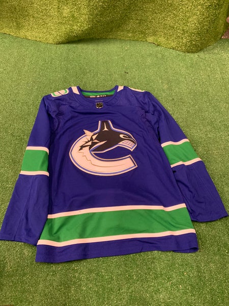 Vancouver Canucks Jersey 52 Adidas (Used)