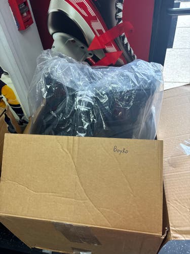 Small 2025 Brand New Vaughn SLR4 Pro Carbon Pants