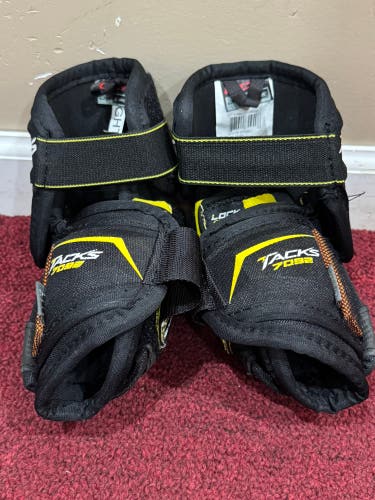 New CCM Tacks 7092 Junior Large Elbow Pads Item#7092