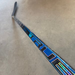 90 Flex P92M Senior True catalyst 9x Right Hand Hockey Stick Pro Stock (New)