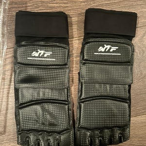 New xl mma / kickboxing / karate gloves