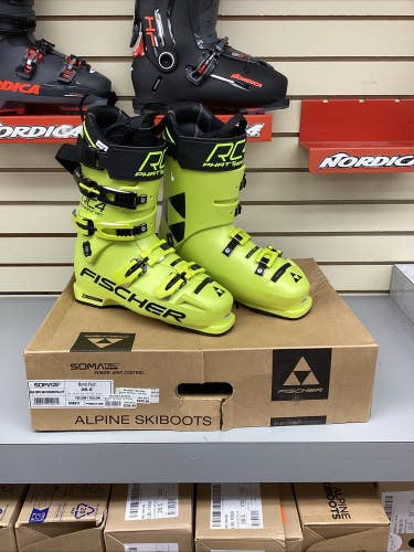 Fischer RC4 Curv 140 Vacuum Full Fit 28.5 Mens Ski Boots 17/18