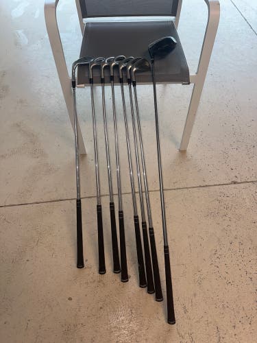 Junior Titleist DCI 981 Left Hand Iron Set 8 Pieces Steel Shaft (Used)