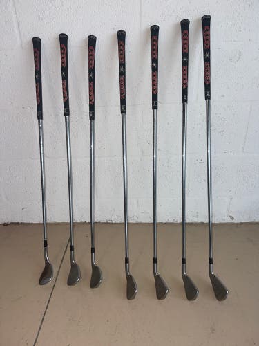 Junior Titleist DCI 981 Left Hand Iron Set 8 Pieces Steel Shaft (Used)