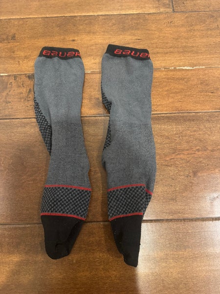 BAUER Skate Socks: Men’s Large