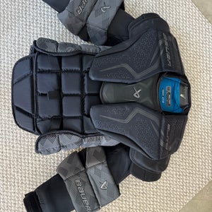 Small  2024 Bauer Elite Goalie Chest Protector  (Used)