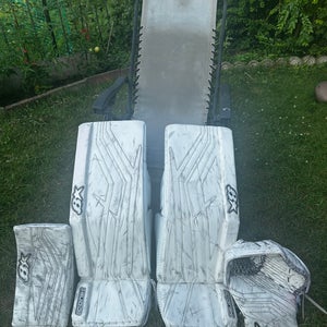 32"  Brian's Iconik Regular Goalie Full Set (Used)