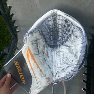 Bauer Vapor Hyperlite 2 Custom Glove (580)