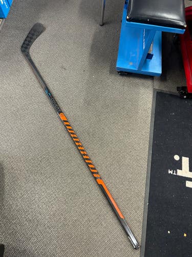 Intermediate Warrior Covert QR5 Pro Right Handed 63 flex Hockey Stick W03 (New)