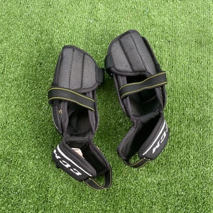 Medium Junior CCM Tacks 9550 Elbow Pads (Used)