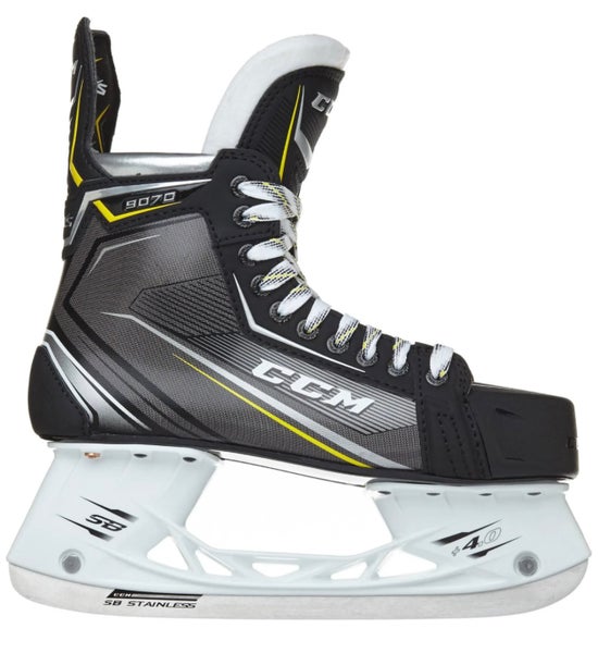 CCM Tacks 9070 Hockey Skates Regular Width  7 (New)