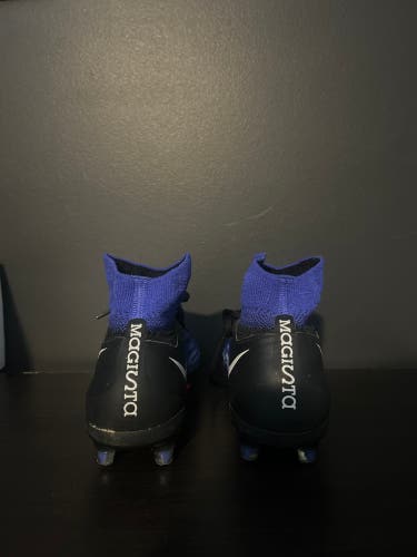 Blue Men's Size M 5.0 (W 6.0) Nike Magista Obra II FG Turf Cleats Cleats (Used)