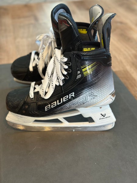 Bauer Vapor Hyperlite 2 Hockey Skates Regular Width Size 9 Fit 2(Used)