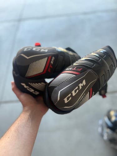 Extra Large Senior CCM Elbow Pads (Used)