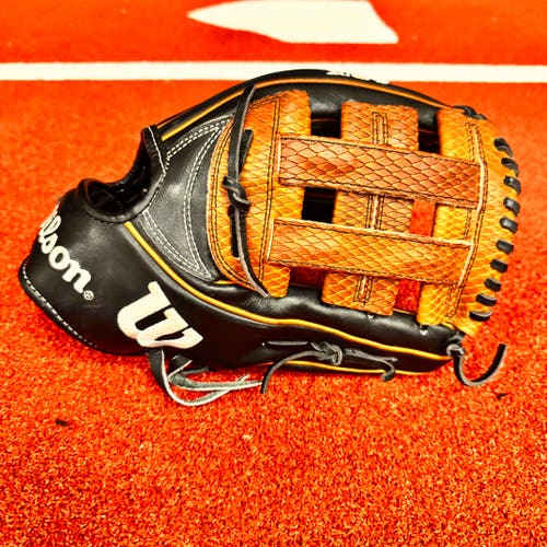 2023 Wilson RH Infield A2k 1795 Baseball Glove 12" (Used)