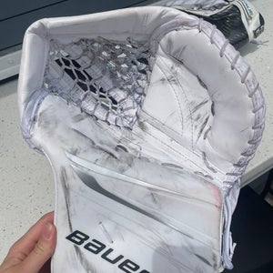 Bauer Vapor Hyperlite 2 Goalie Glove Senior Skate Lace Pocket