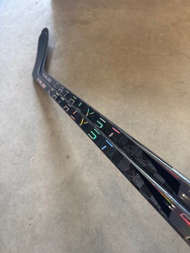 2 PACK 75 Flex P92 Senior True catalyst 9x Right Hand Hockey Stick Pro Stock (New)