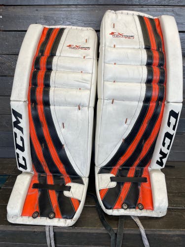 CCM Extreme Flex Pro Goalie Leg Pads 32”