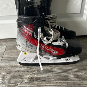2025 Bauer Vapor Hyperlite 2 Hockey Skates Extra Wide Width Pro Stock 8 (Used)