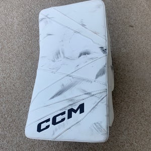 LIKE NEW CCM Axis 2.9 Regular (Used)……..