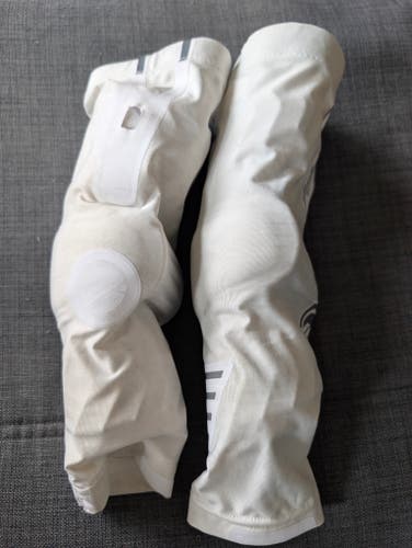 Medium Adult Maverik shift Arm Pads (Used)