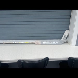 Senior Bauer Hyperlite 2 Regular Goalie Stick 25" Paddle (Used)