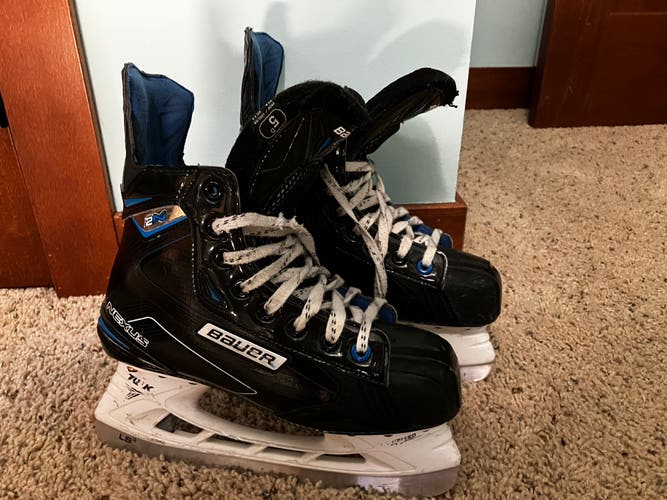 Bauer Nexus 2N Hockey Skates Regular Width  Size 5 (Used)