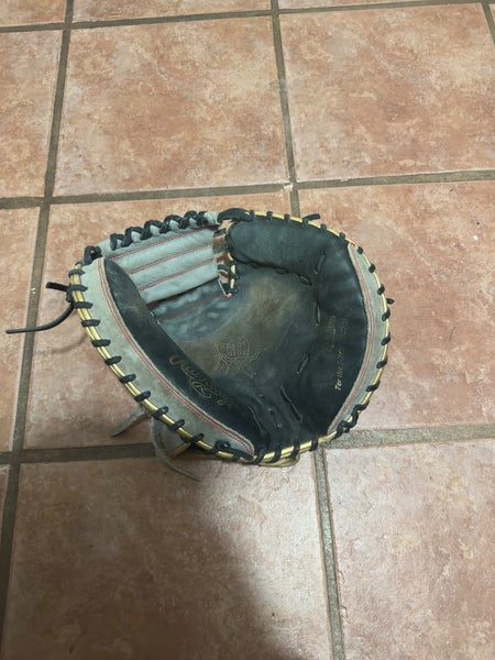 Rawlings RH Heart of the hide Catcher's Glove 33.5" (Used)