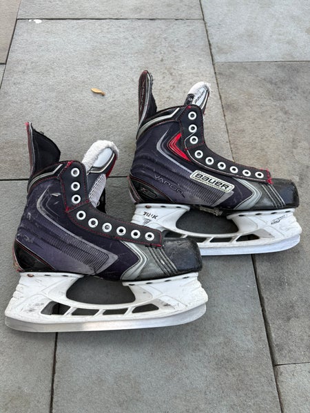Bauer Vapor X Hockey Skates Extra Wide Width Size 5 (Used)