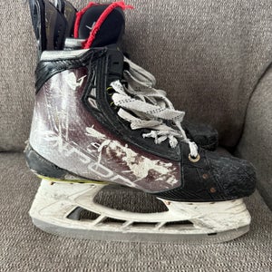 Bauer Vapor Hyperlite Hockey Skates Narrow Width Pro Stock 7 (Used)