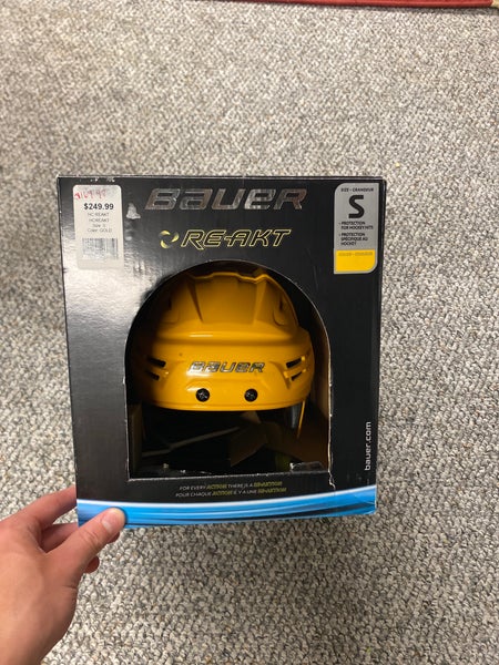 Small Bauer Re-Akt Helmet  (Used)