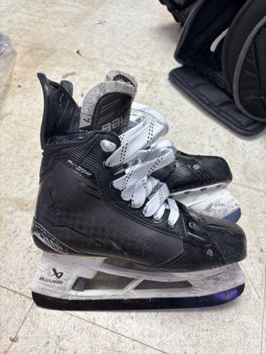 Bauer Supreme Shadow Hockey Skates 7 (Used)