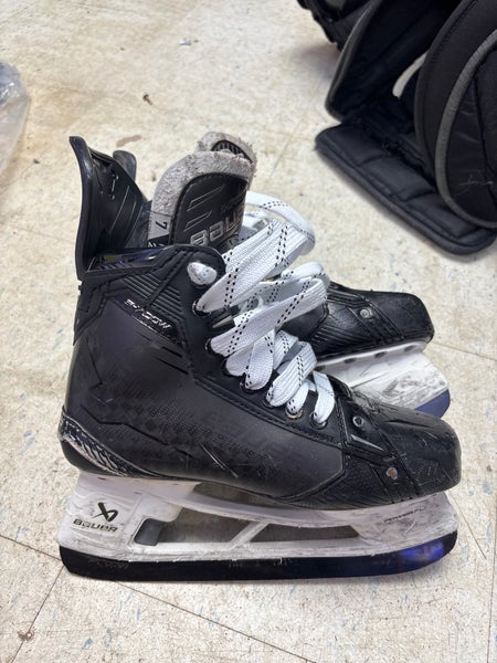 Bauer Supreme Shadow Hockey Skates 7 (Used)