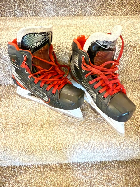 Bauer Vapor X2.7 Hockey Goalie Skates Regular Width  Size 3 (Used)