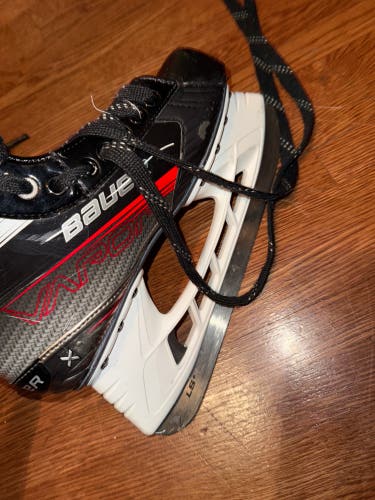 Bauer Vapor 3X Hockey Skates Regular Width 6.5 (Used)