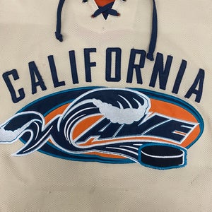 California Wave mens large game jersey