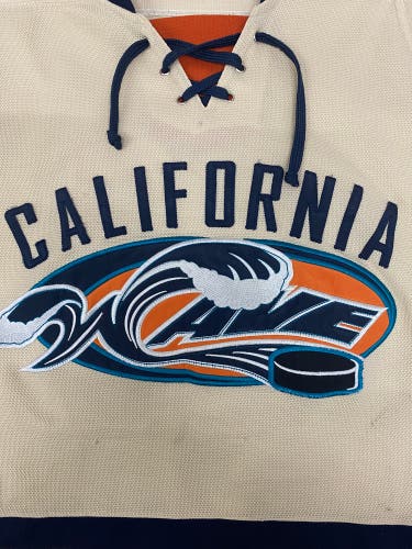 California Wave mens large game jersey