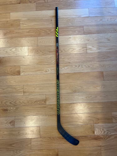 Senior Sher-Wood Rekker Legend 1 Right Handed Hockey Stick PP90MX (Used)
