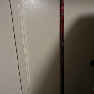 Senior Bauer Vapor Hyperlite 2 Right Handed Hockey Stick P90TM (Used)