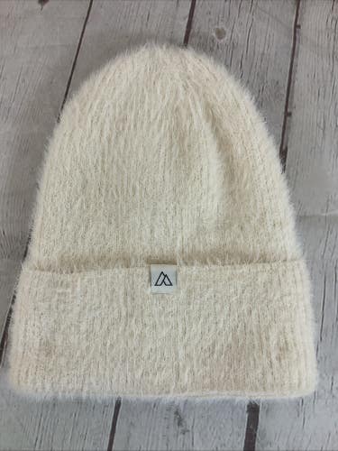 Alpine Design ADWA2010 Women's Nylon Fuzzy Rib Beanie Cream OSFA