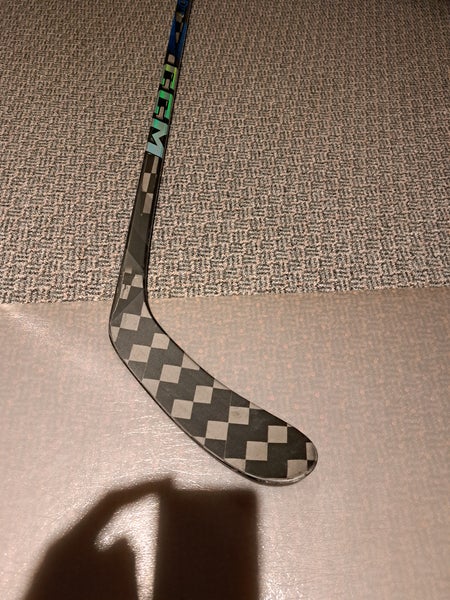 Senior CCM Jetspeed FT7 Pro Left Hand Hockey Stick P28 (New)